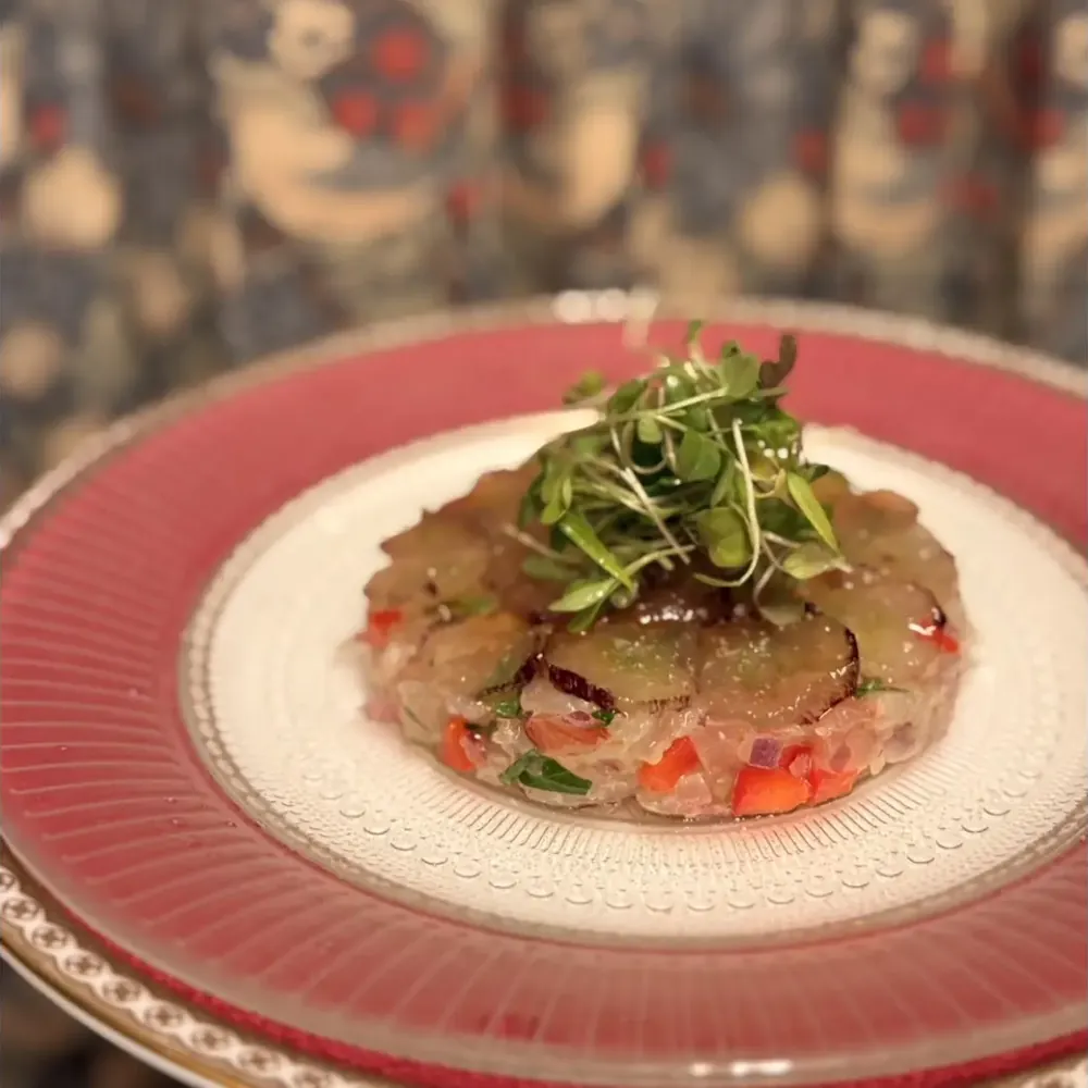 小鳥と苺 Bistro のコースの一皿